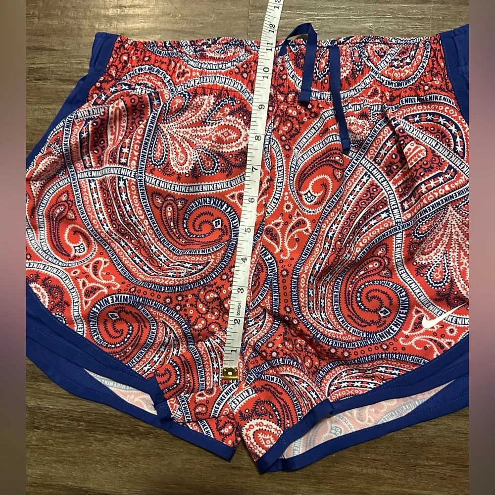 Nike Dri-Pro Tempo Running Shorts in Red/Blue Paisley Bandana. Size S